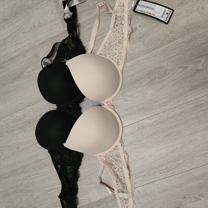 Бюстгальтери, ліфчики