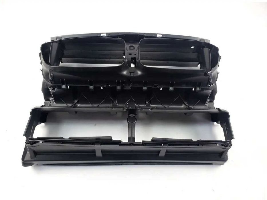 Панель воздуховода с електрожалюзями (Телевизор) BMW 5 Series F10/F11