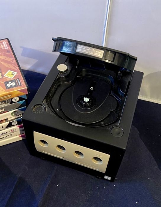 Nintendo GameCube - Consola + 8 Jogos