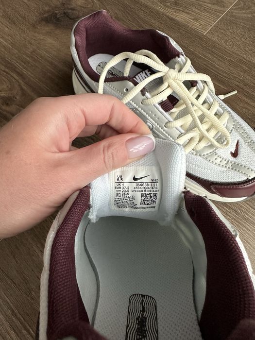 Кросівки жіночі Nike