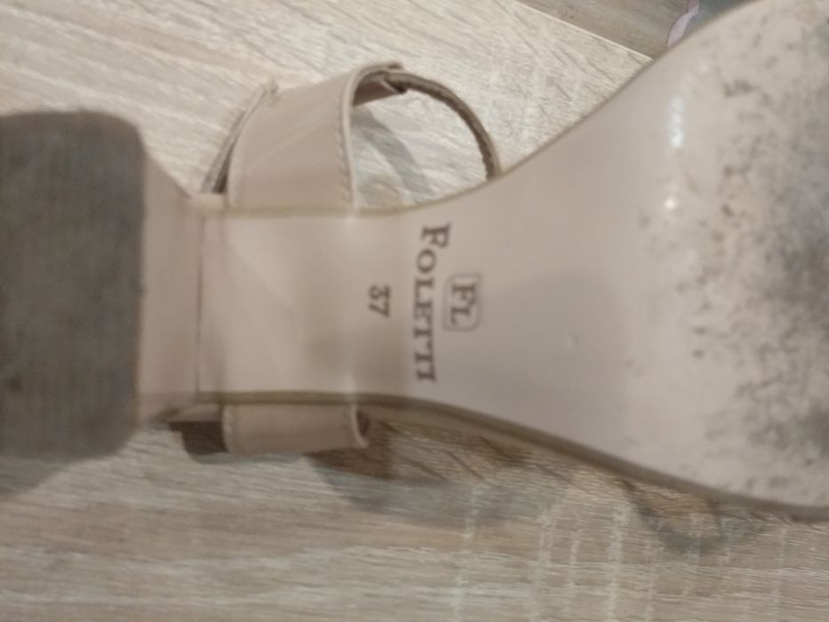 Босоножки женские