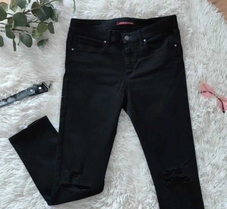 Czarne jeansy z przetarciami Comptoir des Cotonnies
