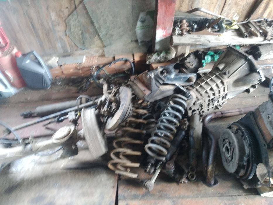 Розбераю жигуля, есть много запчастей,03мотор в хорошем состоянии,