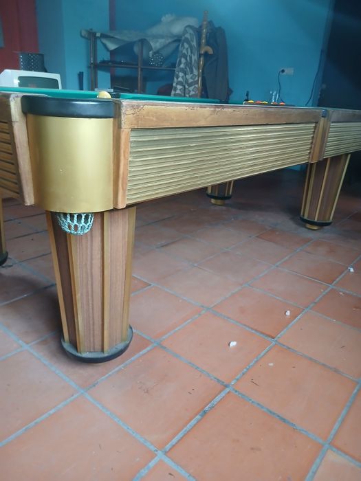 Snooker/ Bilhar  com chapa em bonze nas laterais e cestos