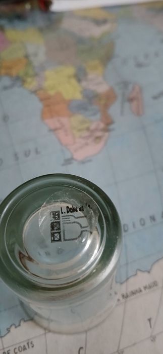 Quatro copos de shot, novos