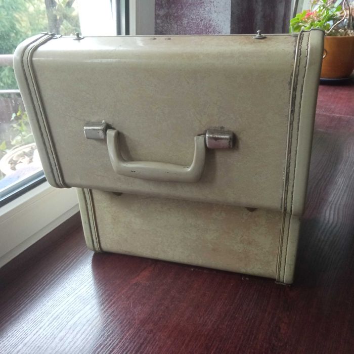 Stary kufer walizka Royal Traveller vintage antyk 1960r