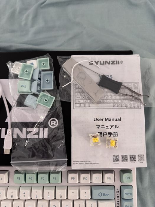 Teclado YZ75 Yellow Switches (Creamy)