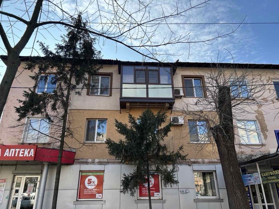 Здається затишна 2-кімнатна квартира в центрі міста 95 кв.(Чашка)