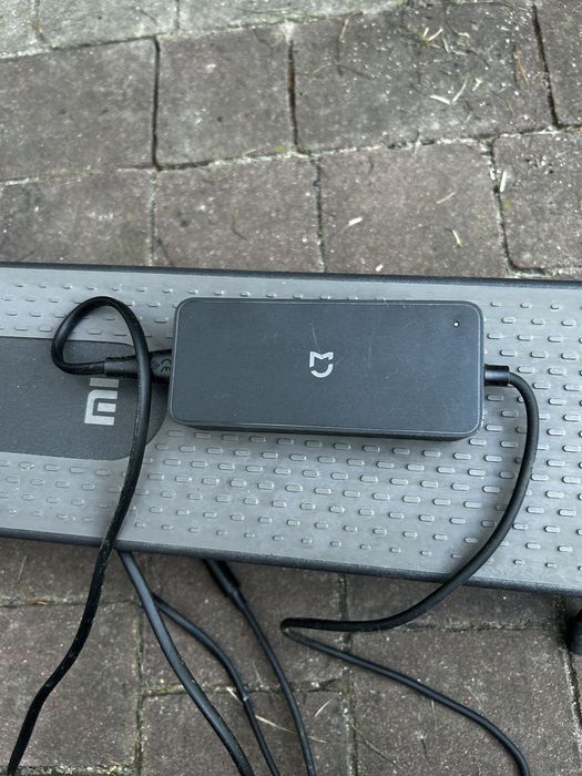 Hulajnoga elektryczna Mi Electric Scooter 250 W