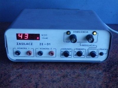 Laboratoryjny zasilacz stabilizowany HEXAN ZE-01
