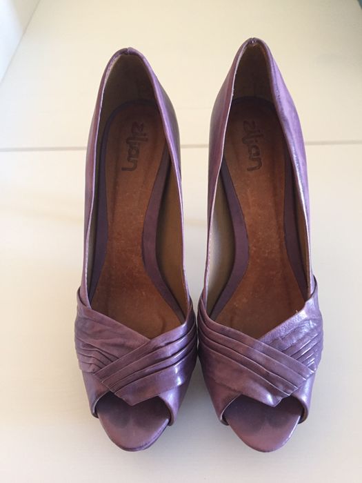 Sapatos de salto alto