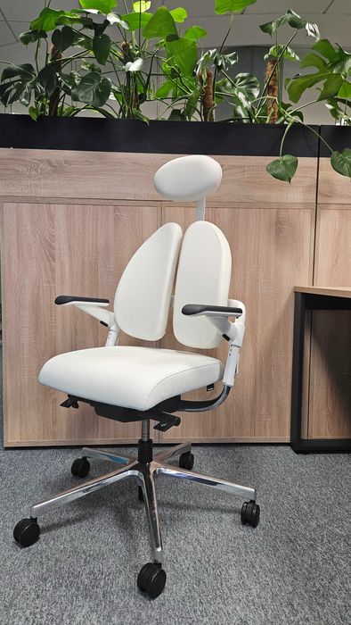 Fotel biurowy Nowy Styl Xenium Duo Back biały z zagłówkiem (70 szt.)