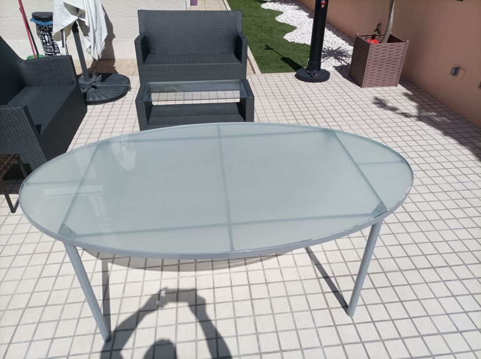 EXCELENTE OPORTUNIDADE! Mesa Oval IKEA-Qualidade e Estilo Inegáveis
