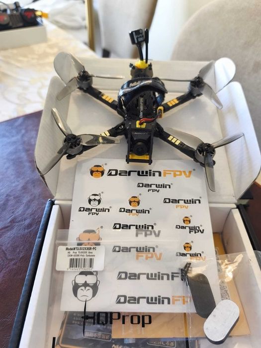 Drone FPV DarwinFPV Baby Ape II Analógico ( 4S )+ Upgrade Câmara Caddx Baby Ratel 2 + Antena RHCP