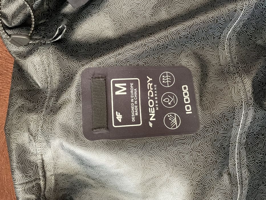 Damska wodoodporna kurtka tekkingowa