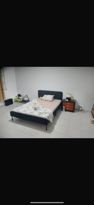 Edifício com 3 T 2.   Recebe total 2700!euros mês