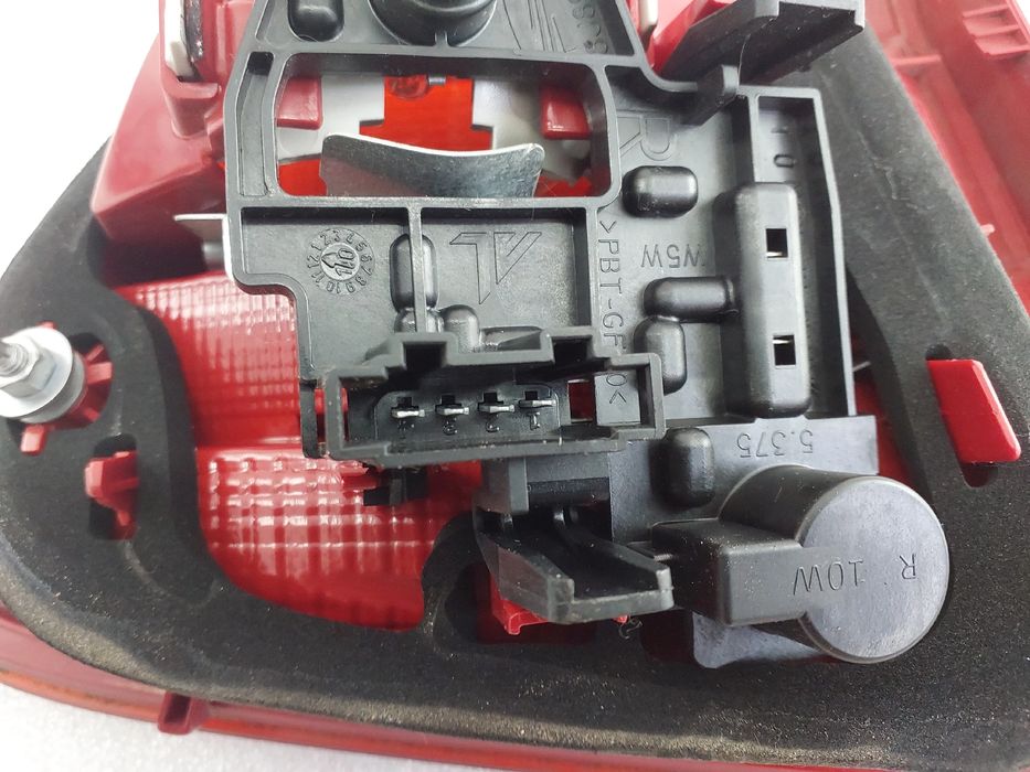 Farolim da mala direito SEAT Ibiza IV ST (6J8, 6P8)