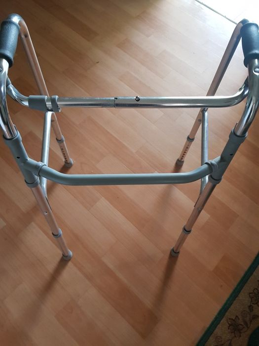 Продам ходунки для взрослых