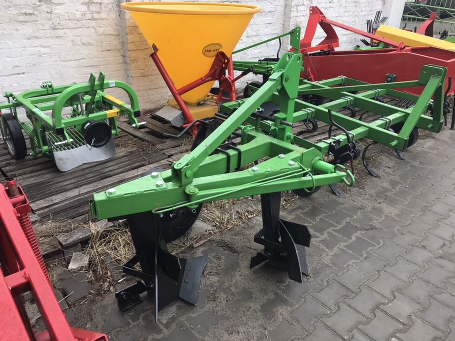 Плуг Bomet Польща