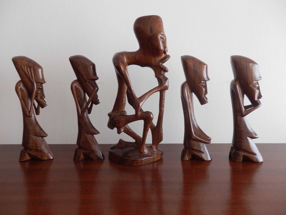 5 Estatuetas em sândalo