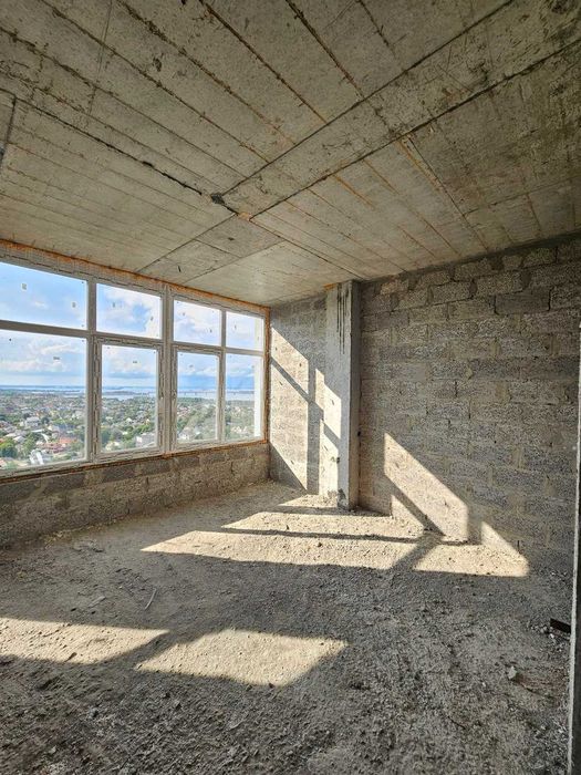 Продається видова 2 кімнатна квартира в центрі міста!