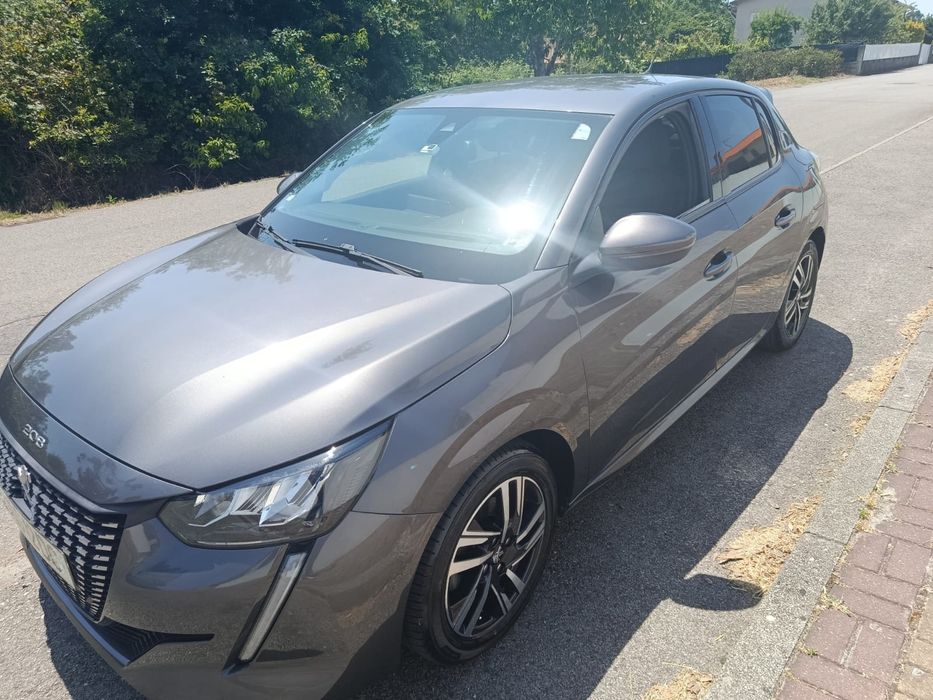 Vendo  Peugeot 208 caixa automática