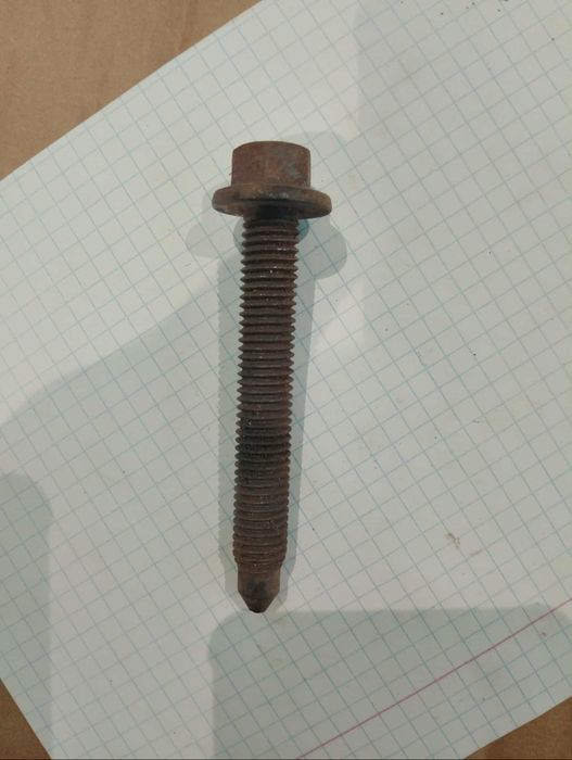 Болти підрамника