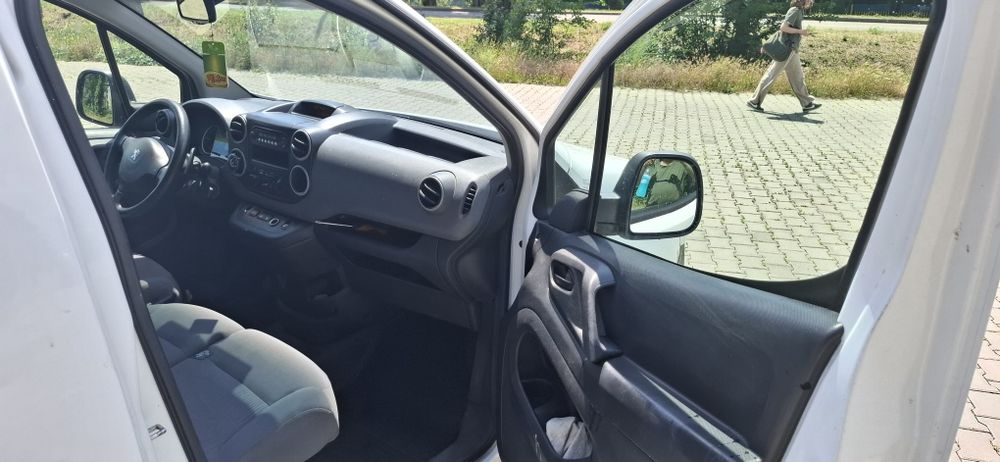 продам пежо партнер 1.6 диз Автомат