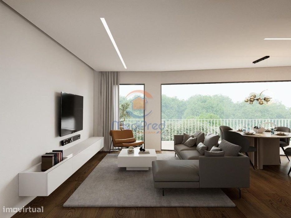 Apartamento T2 com 2 Varandas e 2 Parqueamentos | Famões, Odivelas