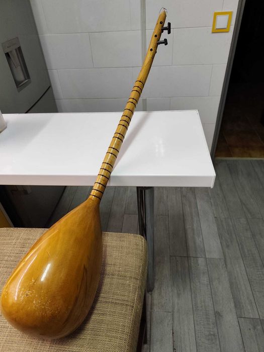 Instrumento musical Saz (bağlama)