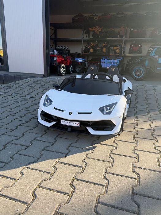 Auto na akumulator Lamborghini SVJ DRIFT dwuosobowy Funkcja driftu Pilot Biały