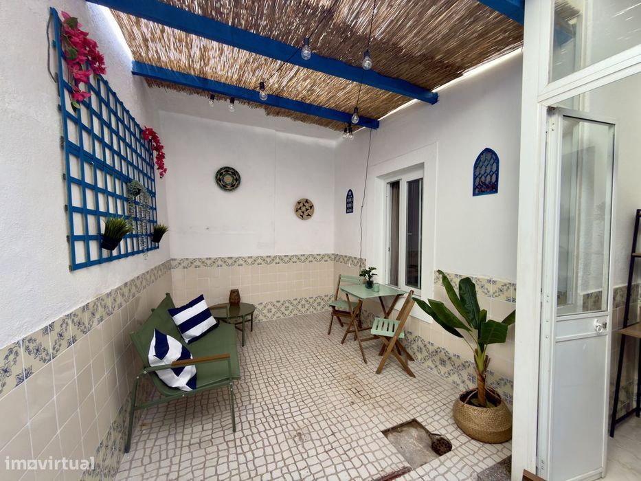 T2 com Espaço Exterior, Perto do Centro e Praia da Saúde | Setúbal