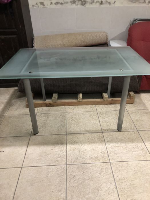 Mesa de jantar de vidro