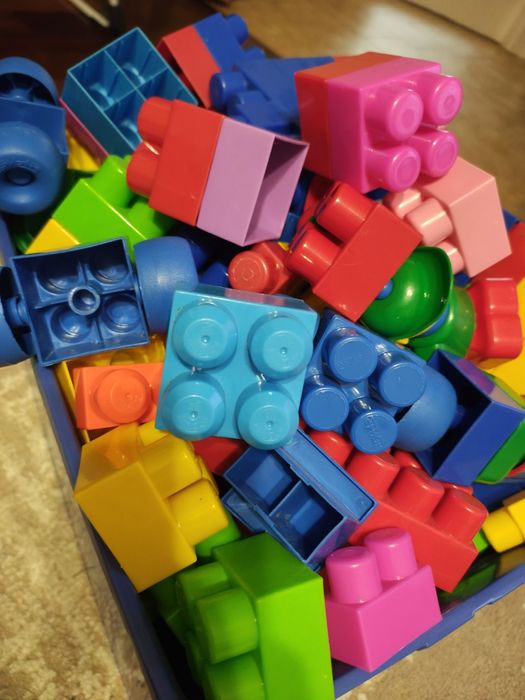 Duże kolorowe klocki