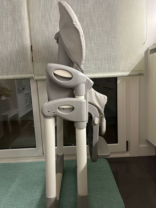 Berço e cadeira da pápa