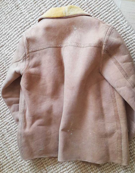 stary męski kożuch barani, grupa rekonstrukcyjna, film