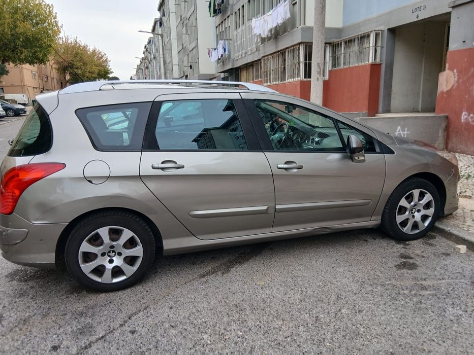 Peugeot 308.                .