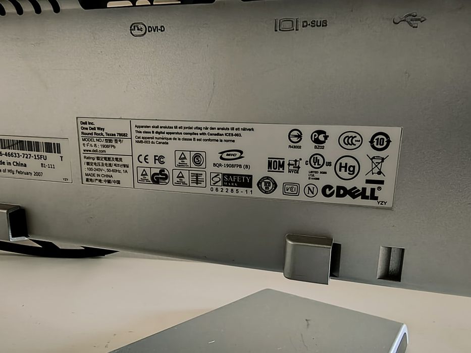 Monitor 15' polecam