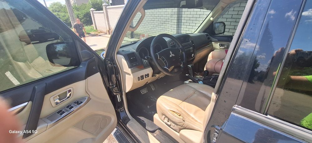 Mitsubishi Pajero wagon