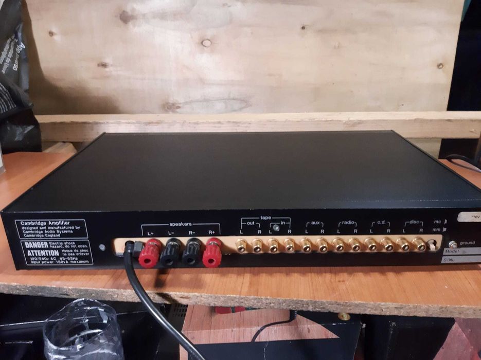 Amplificador Cambridge Audio P55