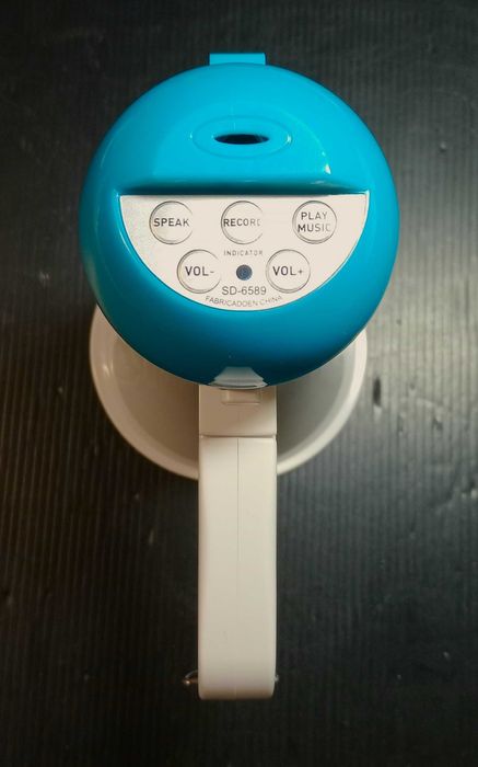 Mini Battery-Powered Megaphone with Recording and Playback Functionality64584213370497122