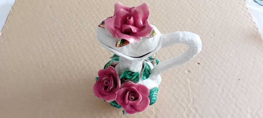 Peça Artesanal de Barro com Flores Faiança das Caldas!