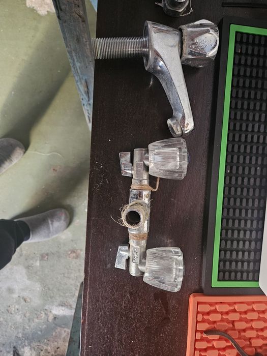 Kit torneiras com tubagens