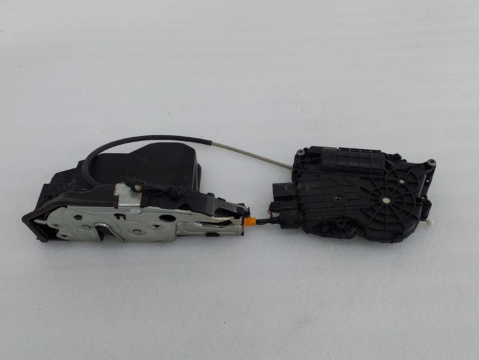 Fechadura / fecho porta trás direito BMW X6 (E71, E72)