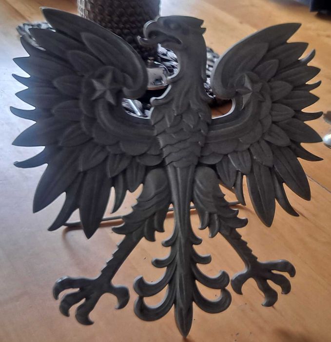 Orzeł Godło  PRL metal bez korony