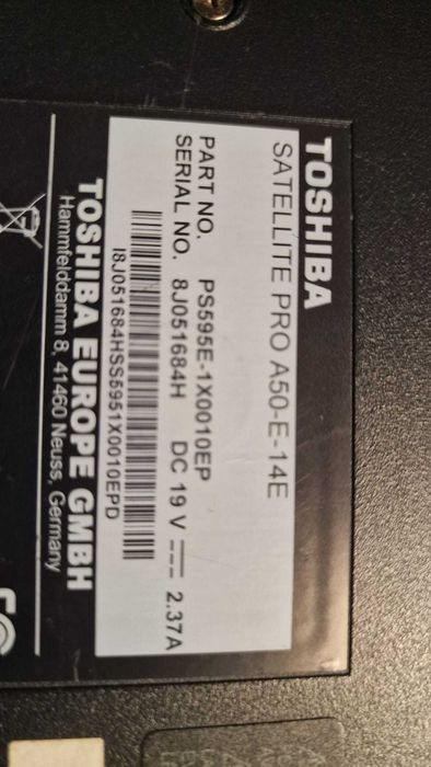 Toshiba Satellite A50-E-14E- I5 8250U - 8 GB- 2 discos-240 SSD-HDD 1TB