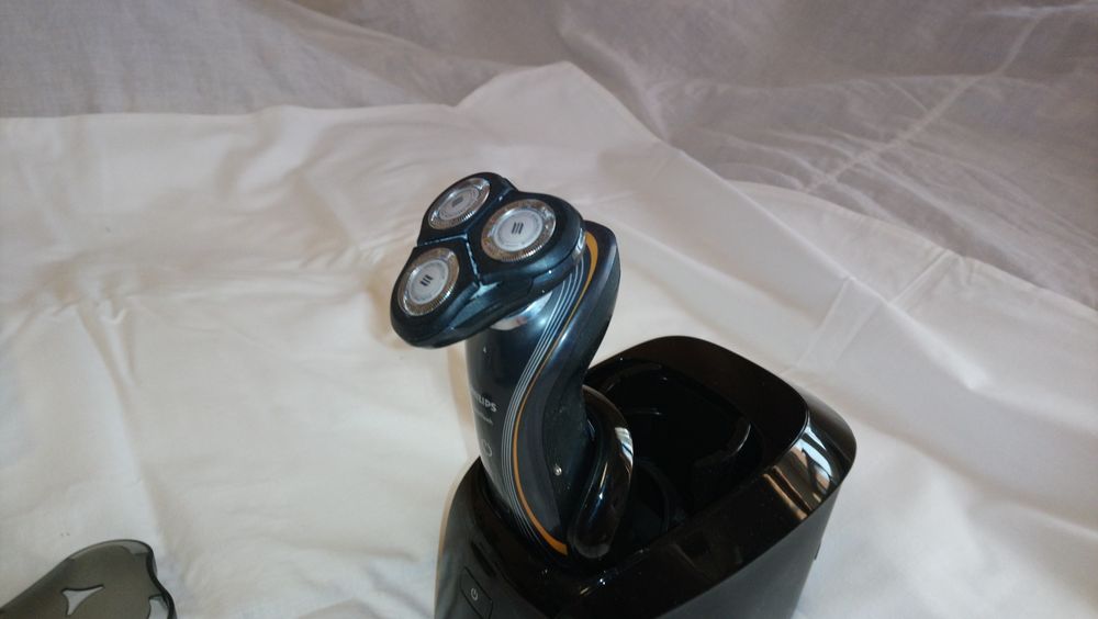 Електробритва PHILIPS SensoTouch 2D серії RQ 1100