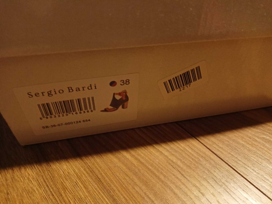 Buty na obcasie Sergio Bardi