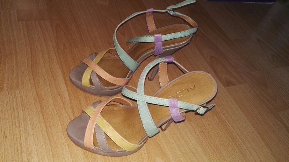 Szpilki Aldo kolorowe