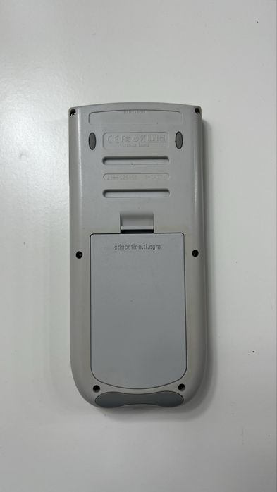 Texas Instruments TI-84 Plus Silver Edition — Calculadora Gráfica